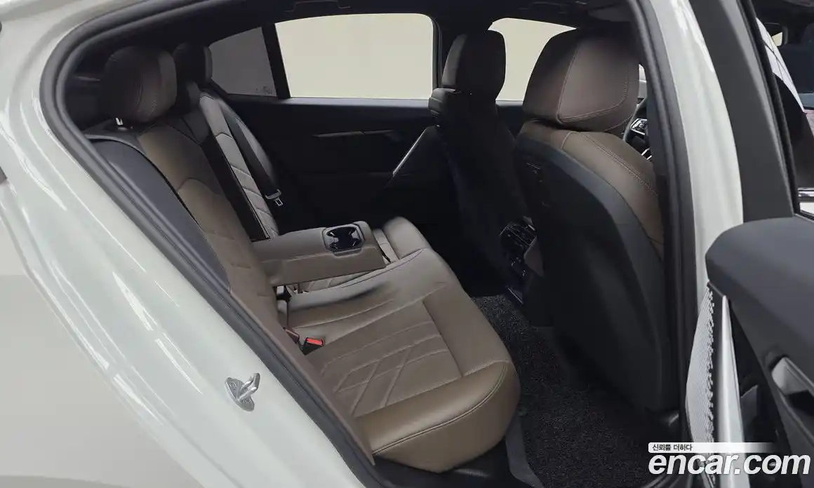 BMW 5 серия 2025 2.0 автомат (гидро), фото 16