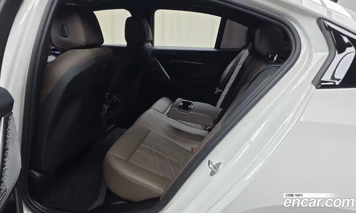 BMW 5 серия 2025 2.0 автомат (гидро), фото 18