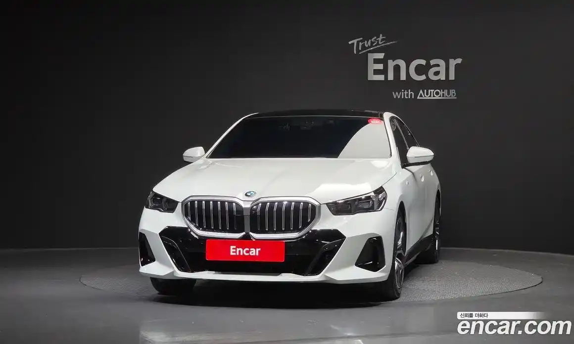 BMW 5 серия 2025 2.0 автомат (гидро), фото 3