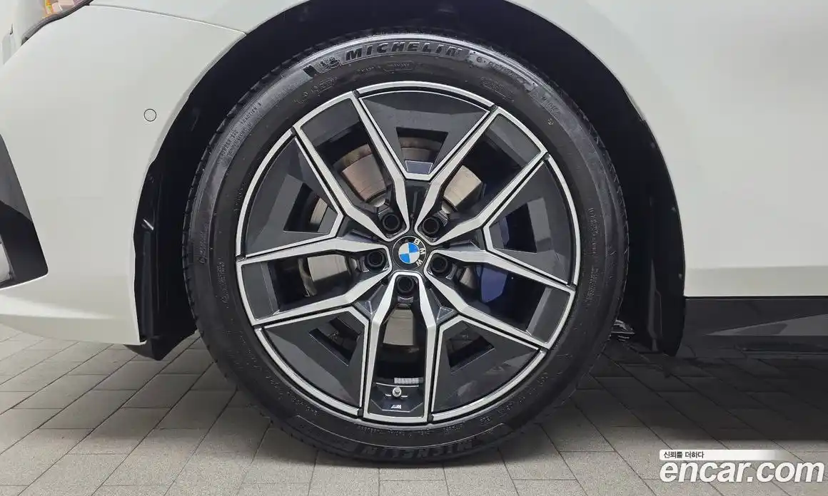 BMW 5 серия 2025 2.0 автомат (гидро), фото 5