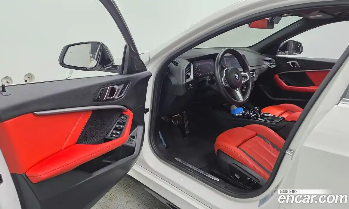 BMW 1 серия 2023 2.0 автомат (гидро), фото 13