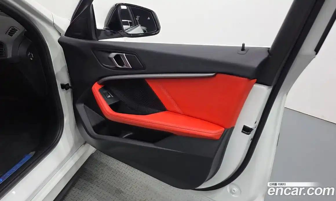 BMW 1 серия 2023 2.0 автомат (гидро), фото 14