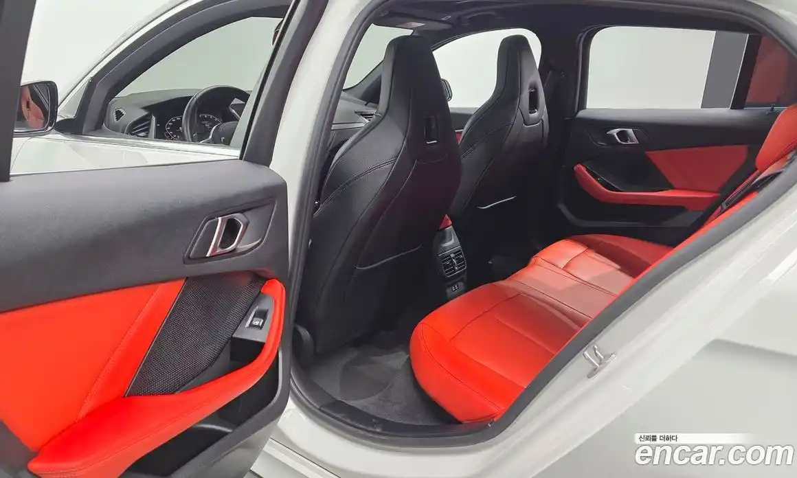 BMW 1 серия 2023 2.0 автомат (гидро), фото 18