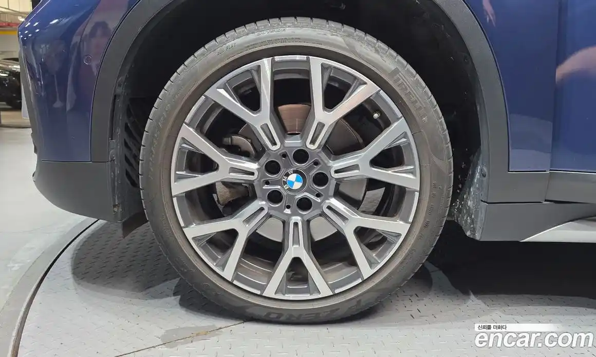 BMW X1 2022 2.0 автомат (гидро), фото 5
