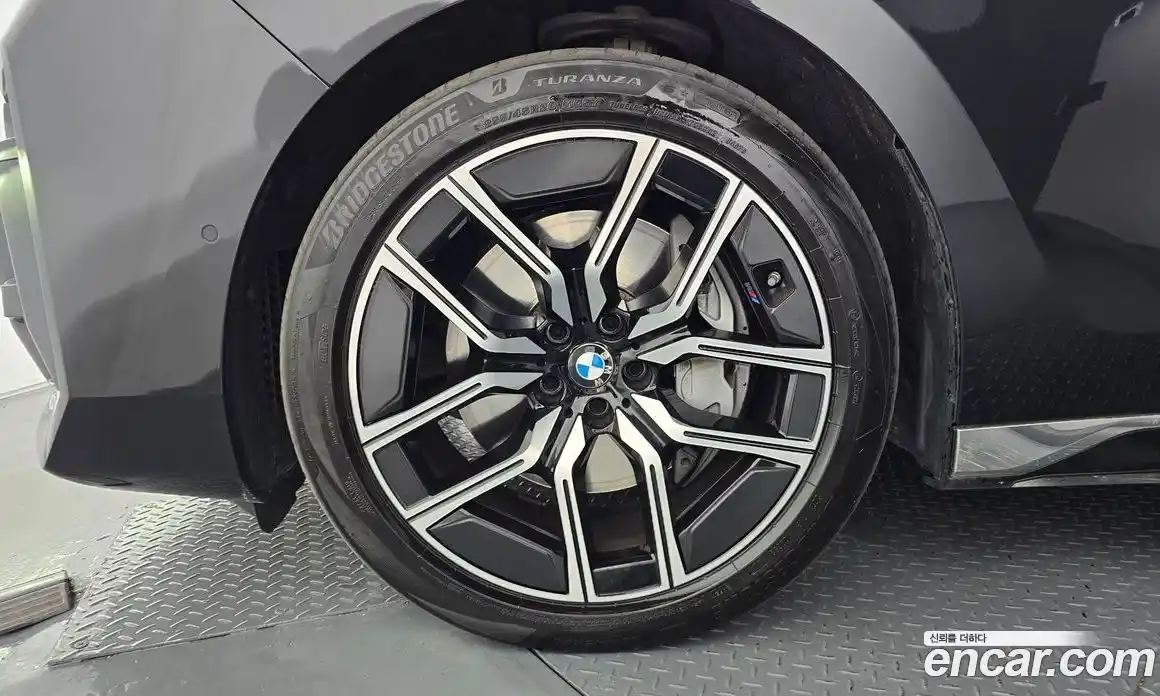 BMW 7 серия 2024 3.0 автомат (гидро), фото 5