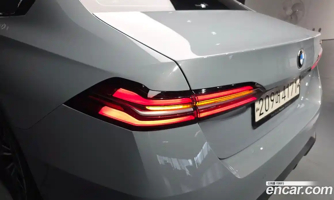 BMW 5 серия 2024 2.0 автомат (гидро), фото 9