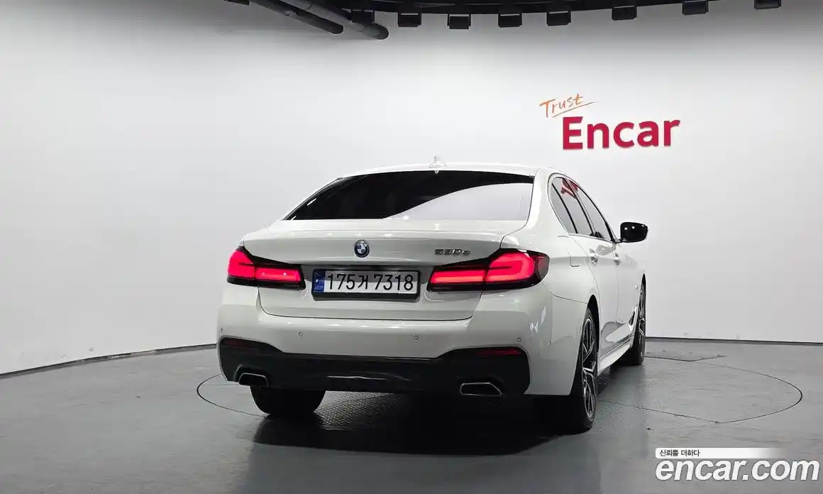 BMW 5 серия 2023 2.0 автомат (гидро), фото 4