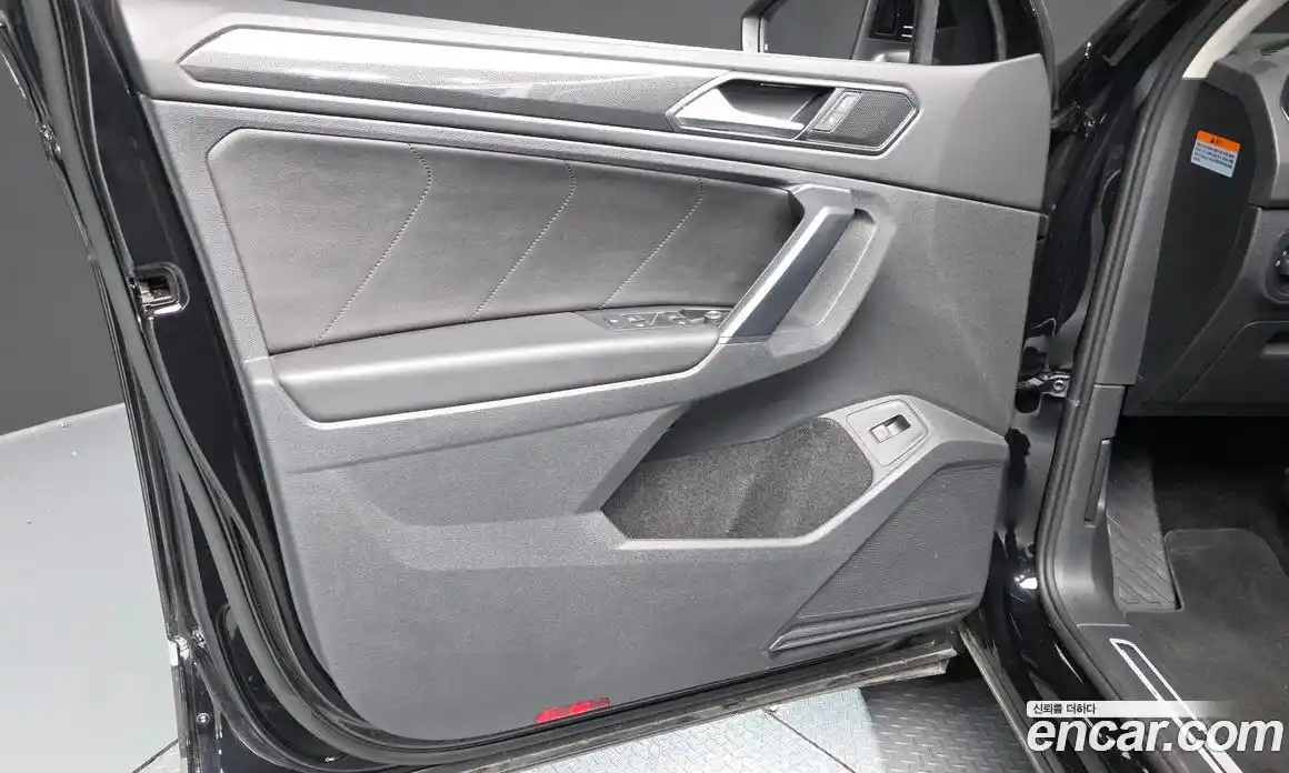 Volkswagen Tiguan 2022 2.0 автомат (гидро), фото 14