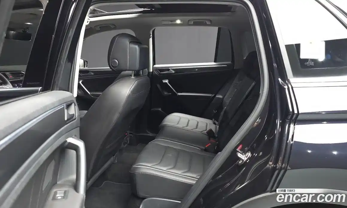 Volkswagen Tiguan 2022 2.0 автомат (гидро), фото 16