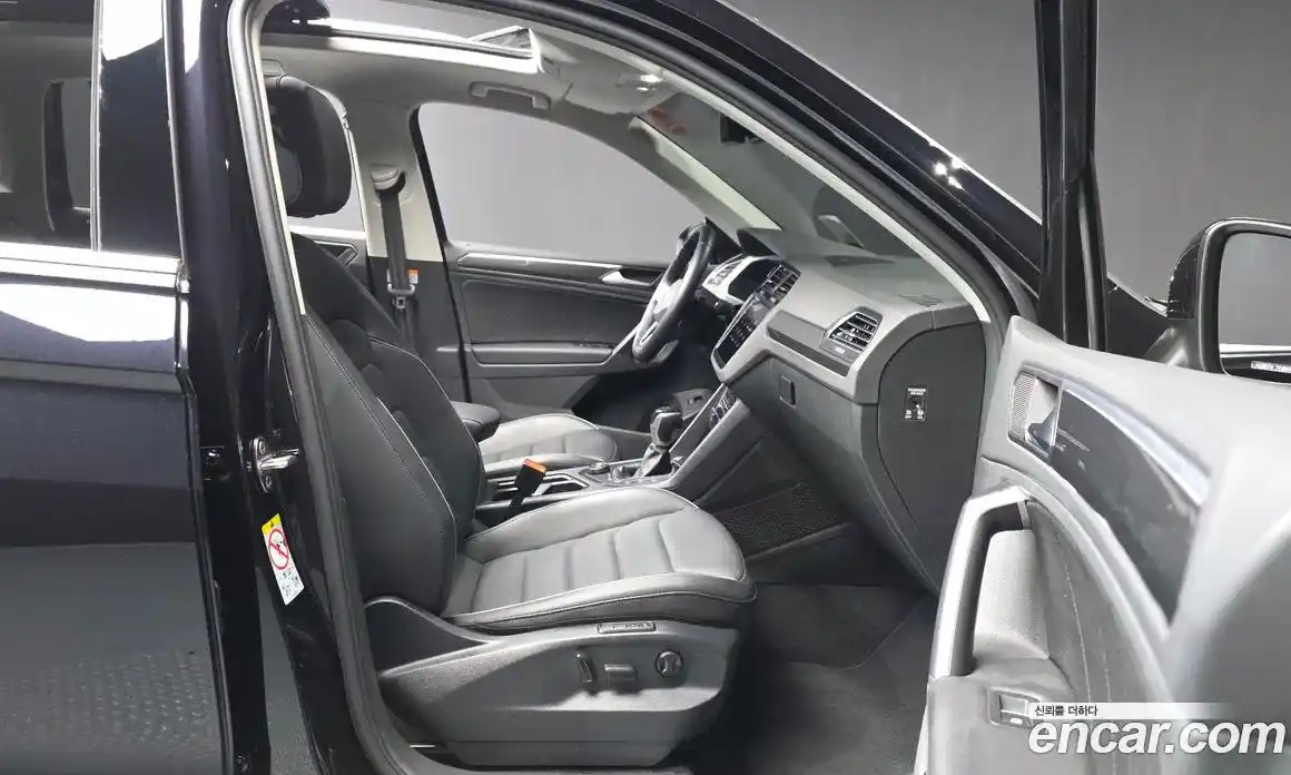 Volkswagen Tiguan 2022 2.0 автомат (гидро), фото 17