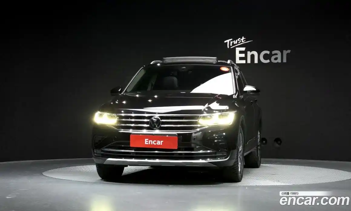 Volkswagen Tiguan 2022 2.0 автомат (гидро), фото 3