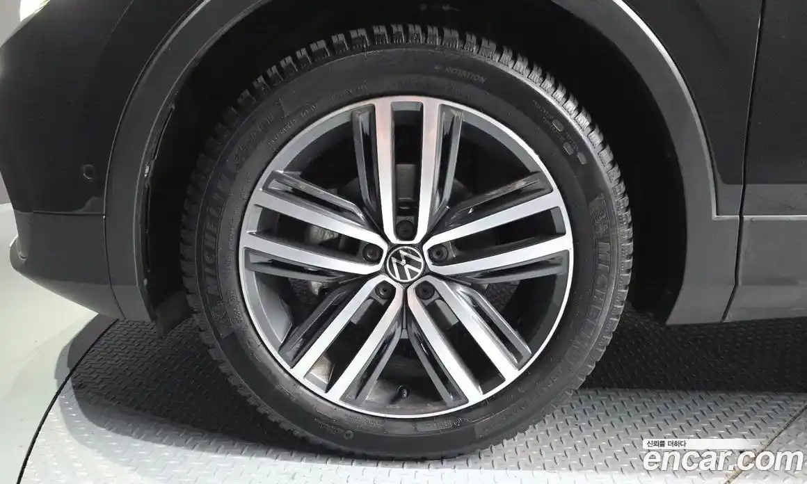 Volkswagen Tiguan 2022 2.0 автомат (гидро), фото 5