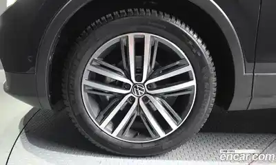 Volkswagen Tiguan 2022 2.0 автомат (гидро), миниатюра 5