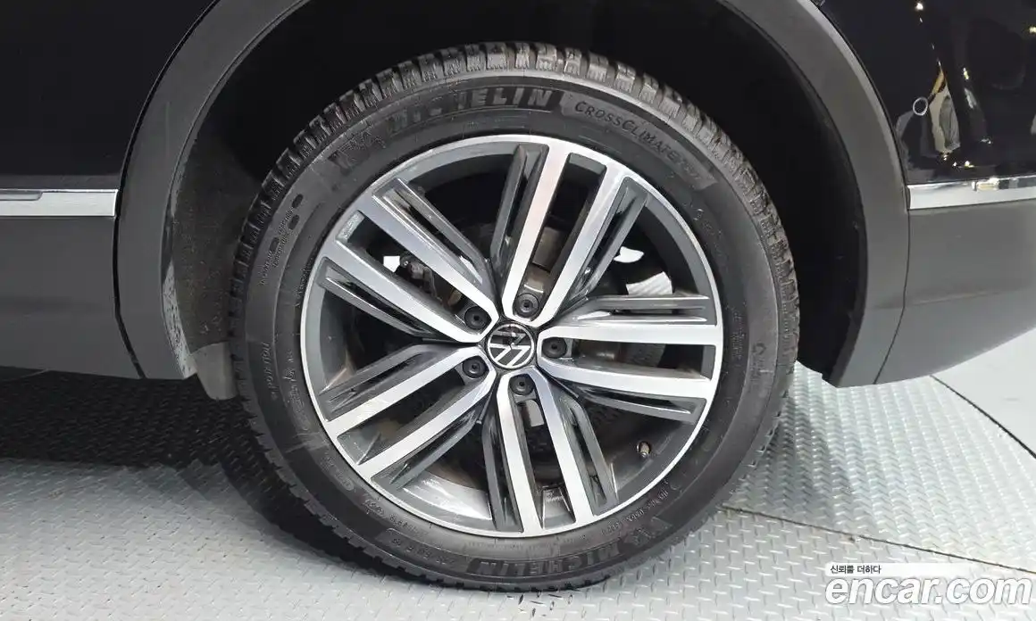 Volkswagen Tiguan 2022 2.0 автомат (гидро), фото 7