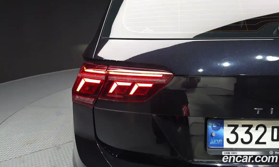 Volkswagen Tiguan 2022 2.0 автомат (гидро), фото 9