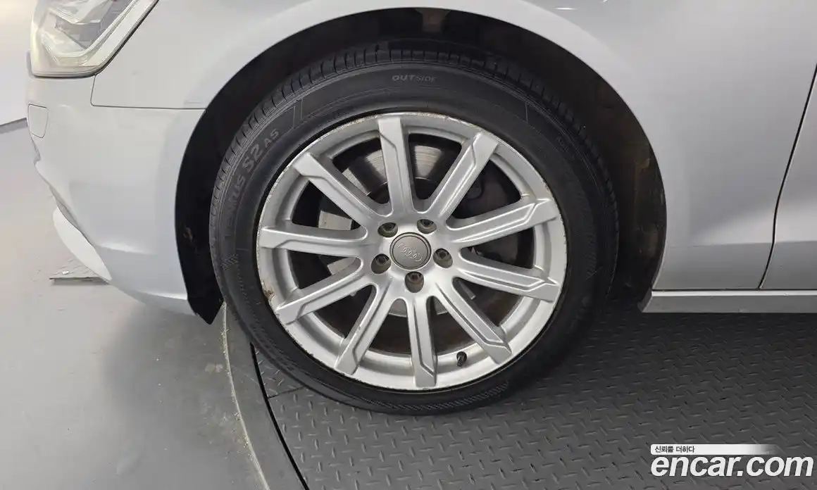 Audi A6 2012 3.0 автомат (гидро), фото 5