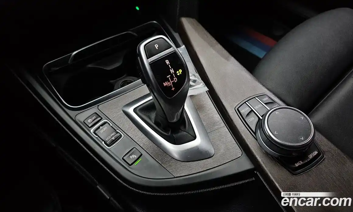 BMW 3 серия 2018 2.0 автомат (гидро), фото 12