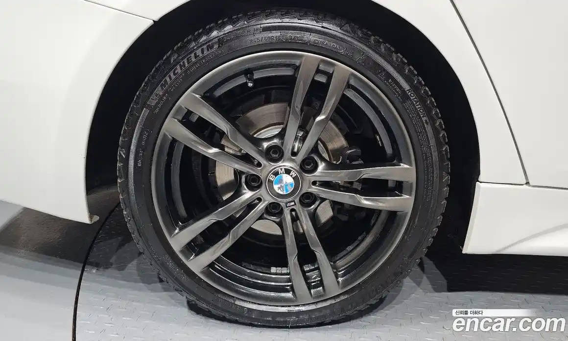 BMW 3 серия 2018 2.0 автомат (гидро), фото 5