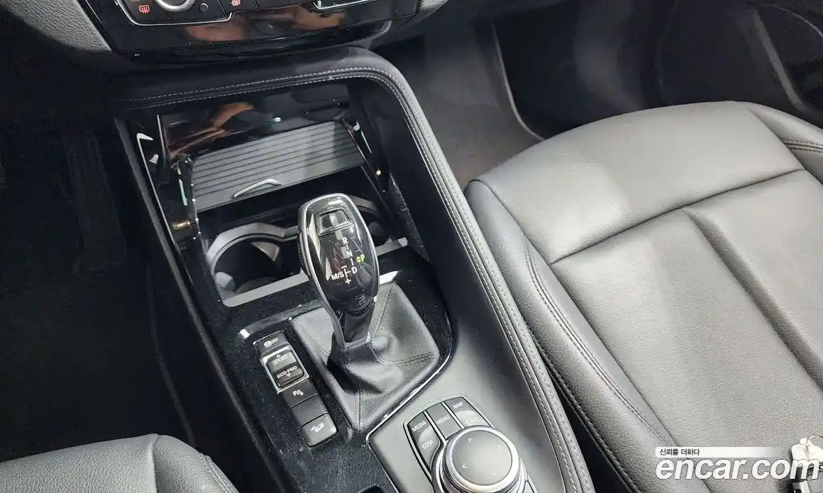 BMW X1 2022 2.0 автомат (гидро), фото 12