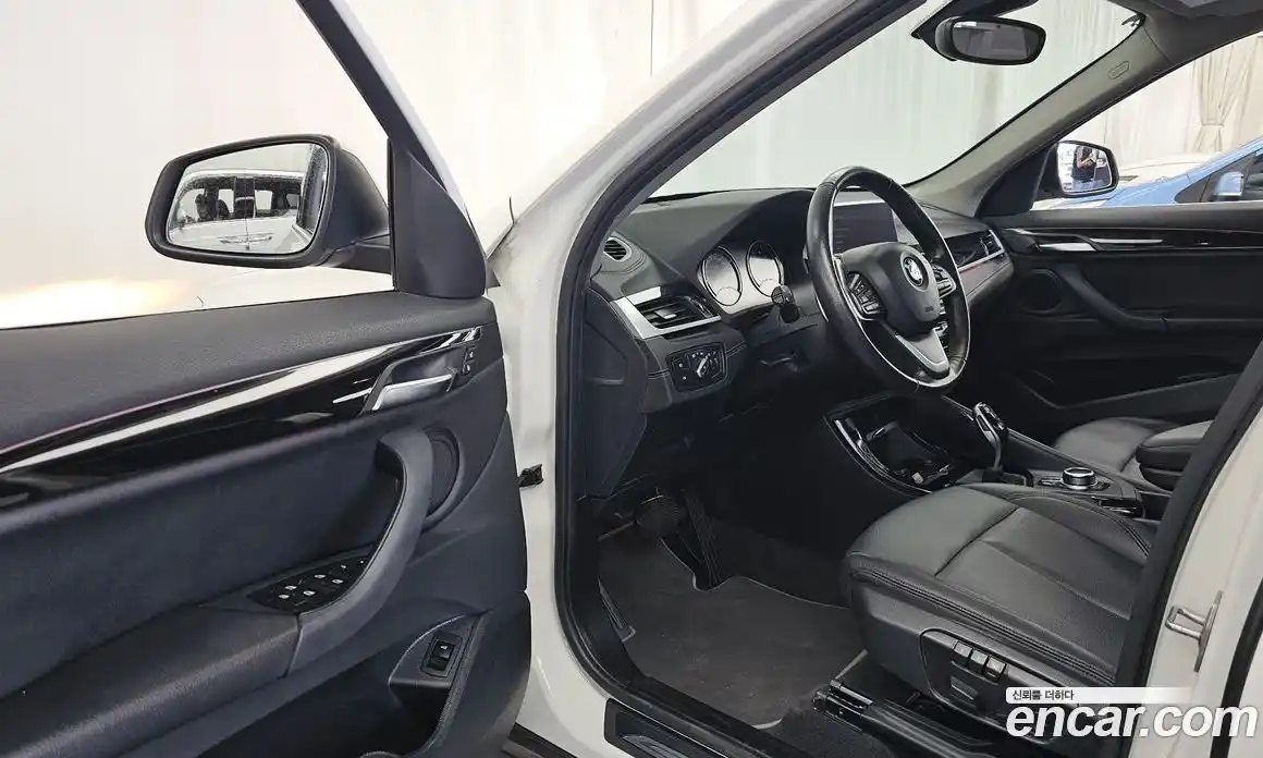 BMW X1 2022 2.0 автомат (гидро), фото 13