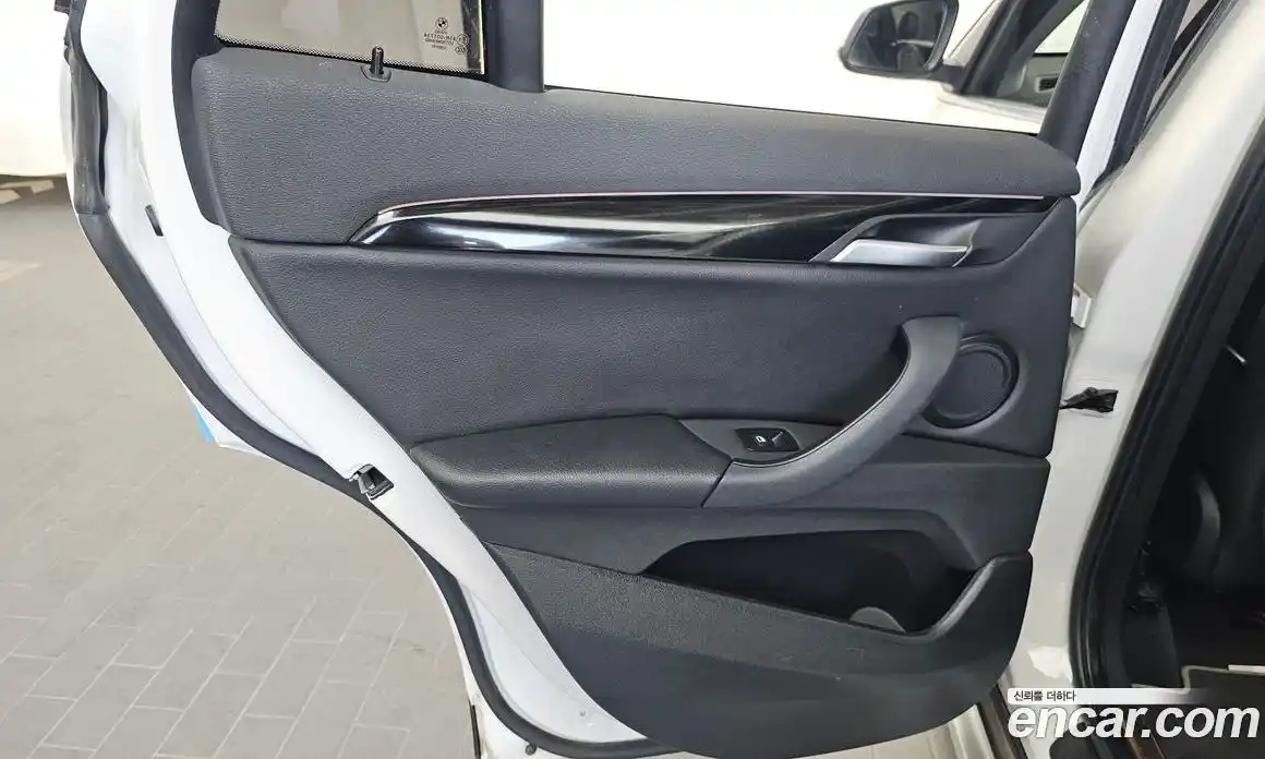 BMW X1 2022 2.0 автомат (гидро), фото 15