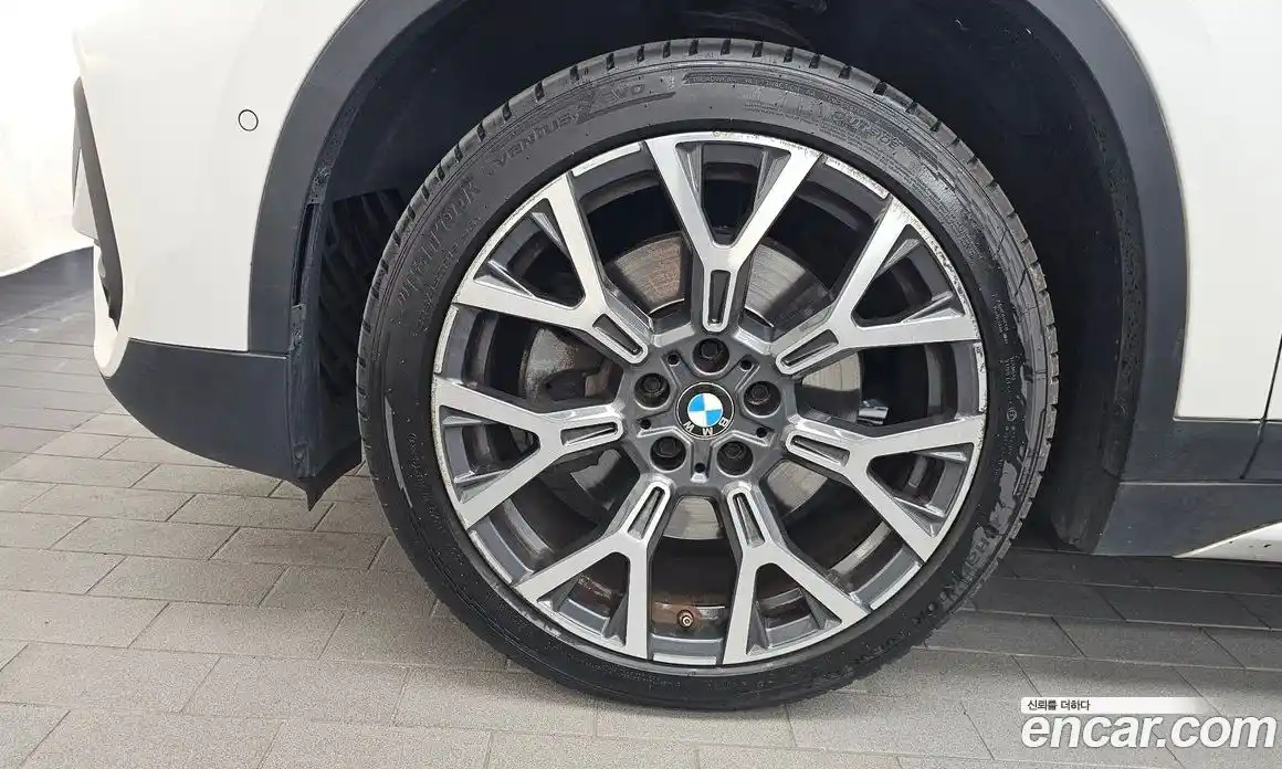BMW X1 2022 2.0 автомат (гидро), фото 5
