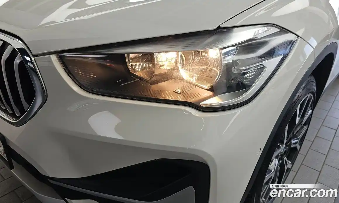 BMW X1 2022 2.0 автомат (гидро), фото 8