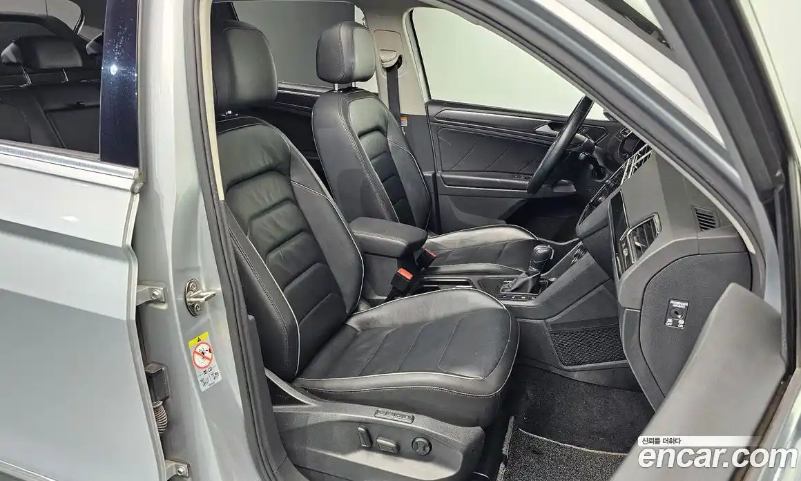 Volkswagen Tiguan 2018 2.0 автомат (гидро), фото 11