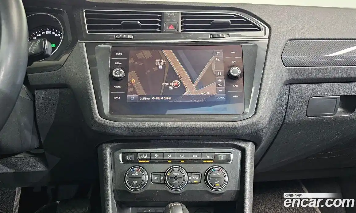 Volkswagen Tiguan 2018 2.0 автомат (гидро), фото 14