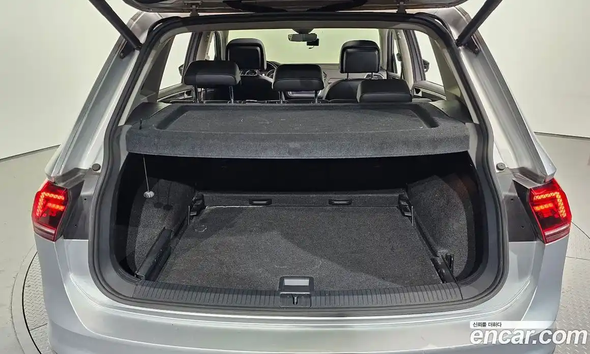 Volkswagen Tiguan 2018 2.0 автомат (гидро), фото 20