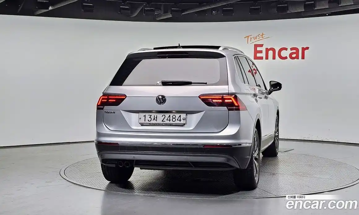 Volkswagen Tiguan 2018 2.0 автомат (гидро), фото 4
