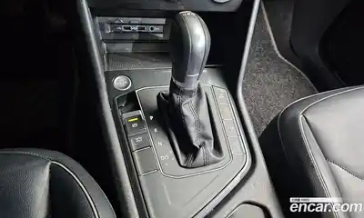 Volkswagen Tiguan 2018 2.0 автомат (гидро), миниатюра 9