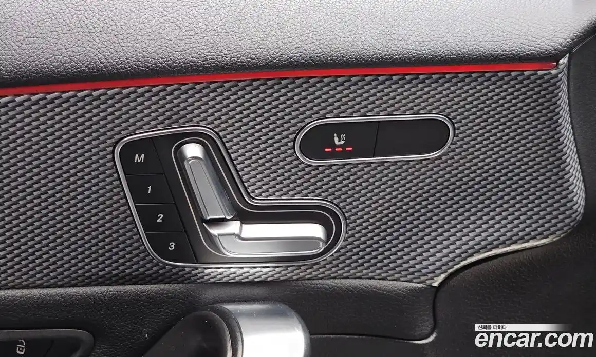 Mercedes-Benz A-Class 2021 2.0 гидро, фото 28