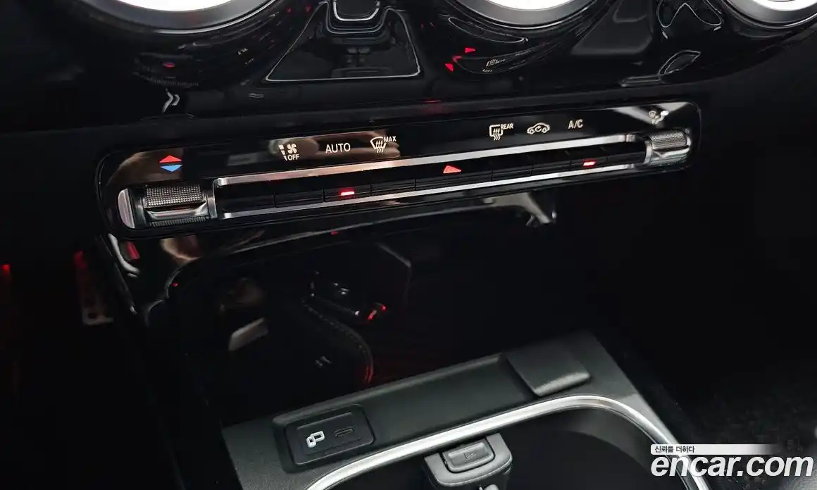 Mercedes-Benz A-Class 2021 2.0 гидро, фото 29