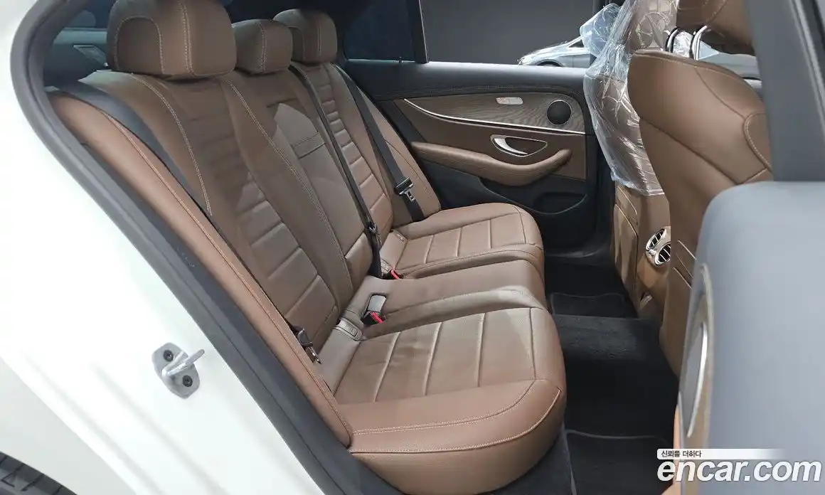 Mercedes-Benz E-Class 2022 2.0 автомат (гидро), фото 17