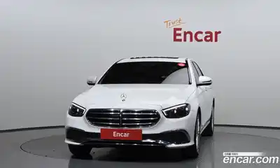 Mercedes-Benz E-Class 2022 2.0 автомат (гидро), миниатюра 3