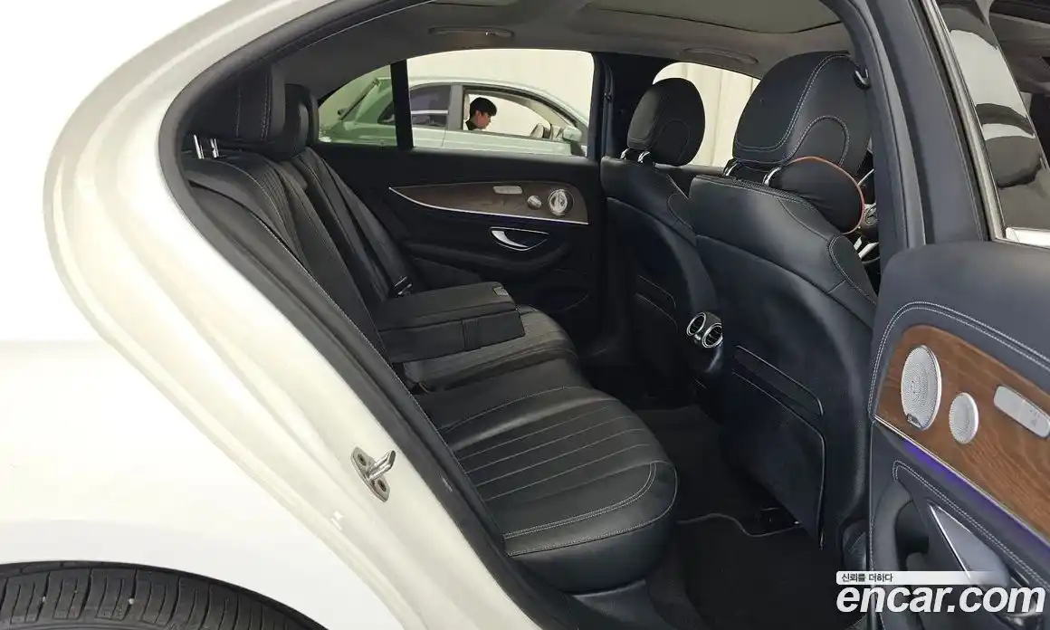 Mercedes-Benz E-Class 2019 2.0 автомат (гидро), фото 12