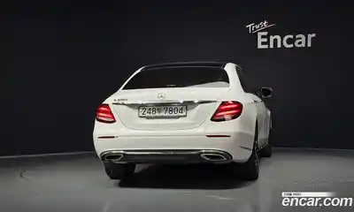 Mercedes-Benz E-Class 2019 2.0 автомат (гидро), миниатюра 4