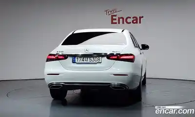 Mercedes-Benz E-Class 2023 2.0 автомат (гидро), миниатюра 4