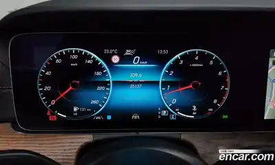 Mercedes-Benz E-Class 2023 2.0 автомат (гидро), миниатюра 8