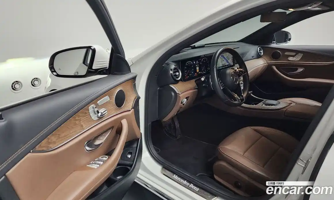Mercedes-Benz E-Class 2023 2.0 автомат (гидро), фото 10