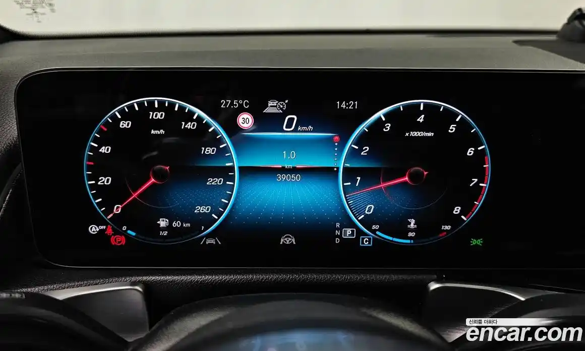 Mercedes-Benz GLB-Class 2022 2.0 гидро, фото 11