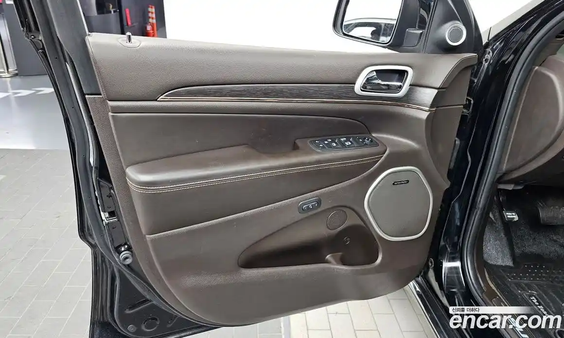 Jeep Cherokee 2019 3.6 автомат (гидро), фото 14