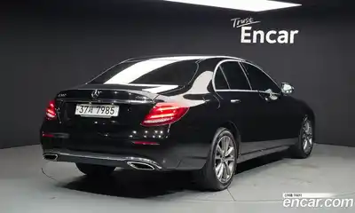 Mercedes-Benz E-Class 2019 2.0 автомат (гидро), миниатюра 2