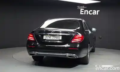 Mercedes-Benz E-Class 2019 2.0 автомат (гидро), миниатюра 4