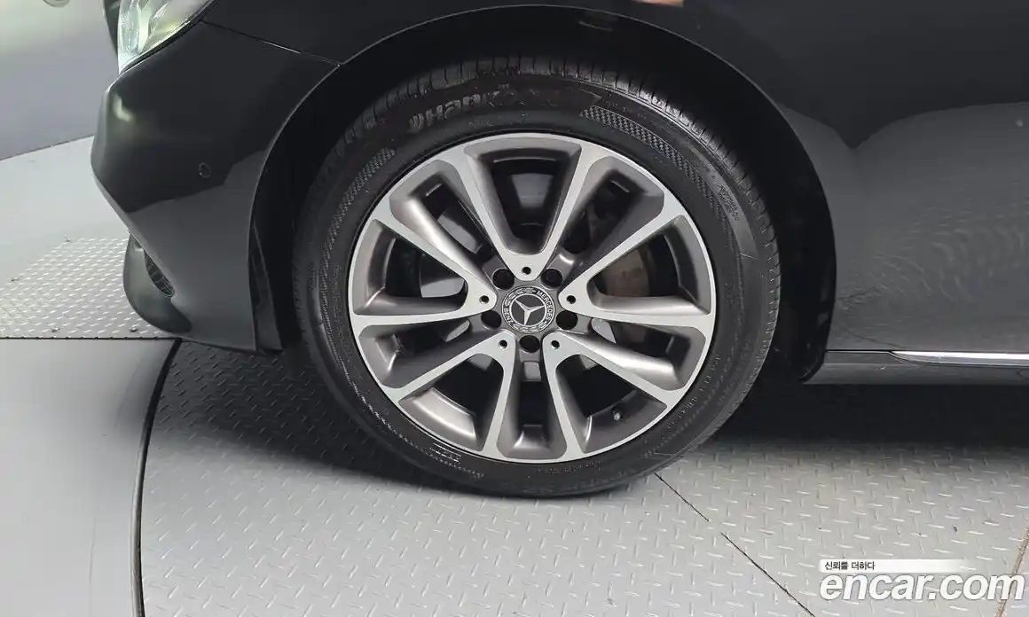 Mercedes-Benz E-Class 2019 2.0 автомат (гидро), фото 5