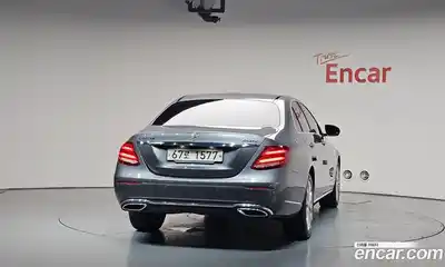 Mercedes-Benz E-Class 2019 1.9 автомат (гидро), миниатюра 3