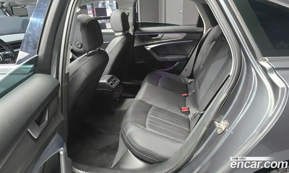 Audi A6 2020 2.0 автомат (гидро), фото 17