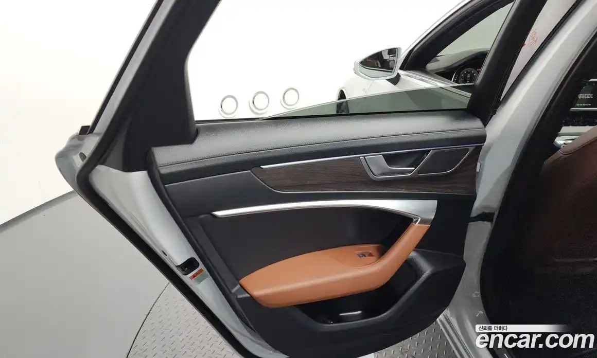 Audi A6 2023 2.0 автомат (гидро), фото 15