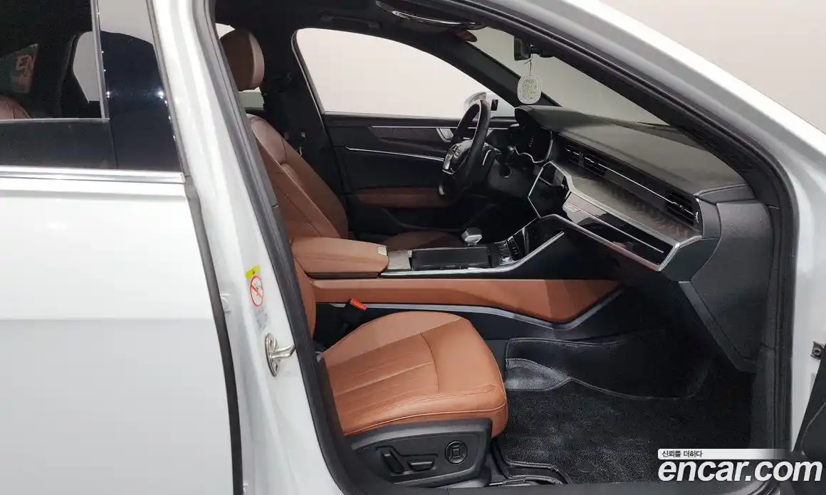 Audi A6 2023 2.0 автомат (гидро), фото 16
